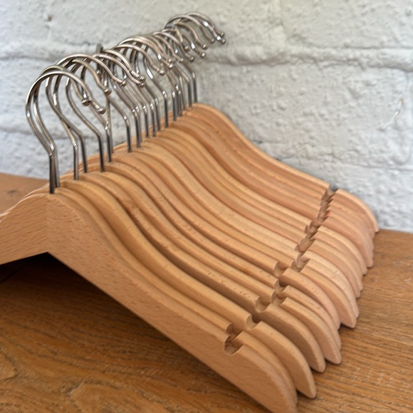 Children’s Wooden Hangers Set of 20 - Picture 2 of 3